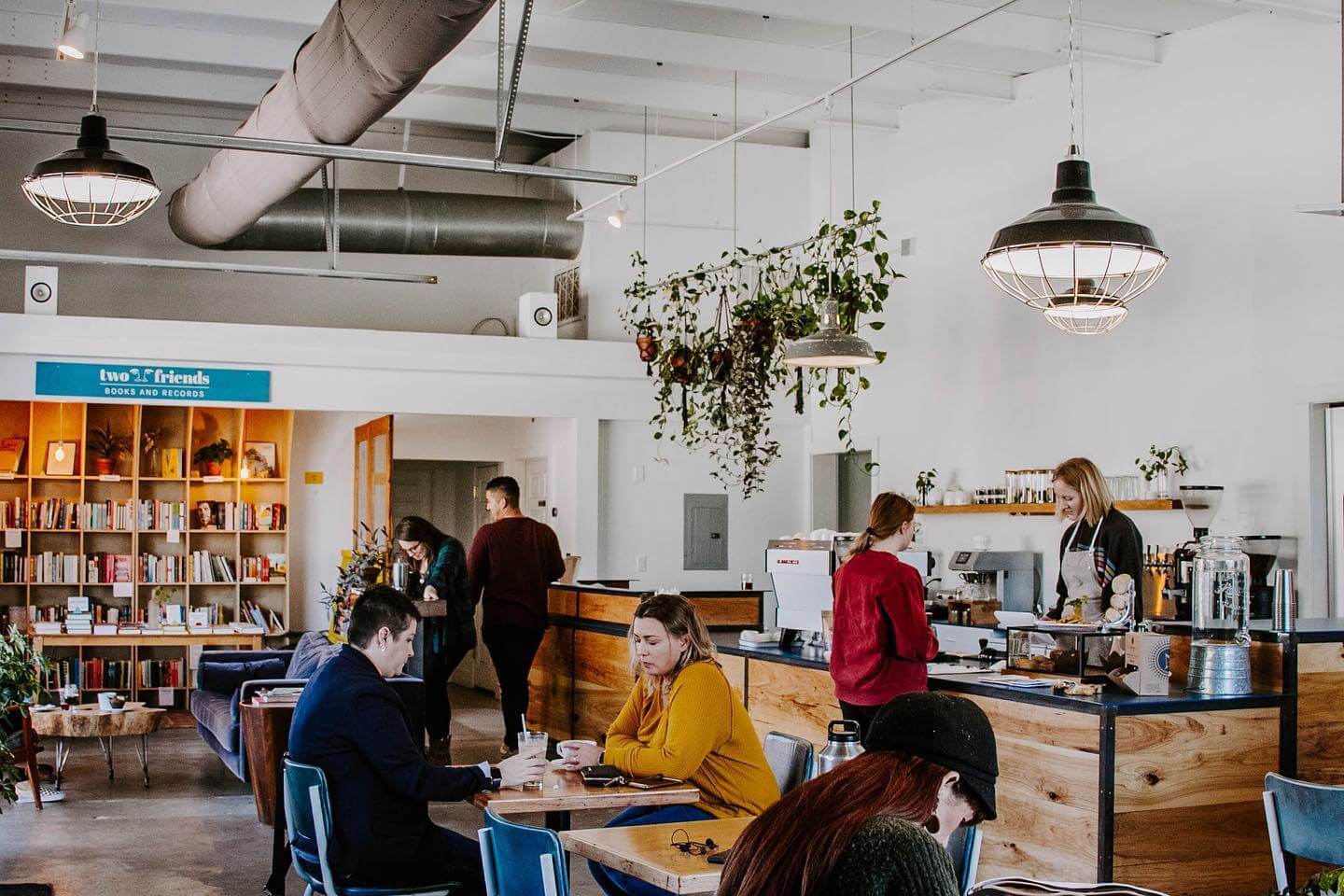 Airship Coffee at 5th Street