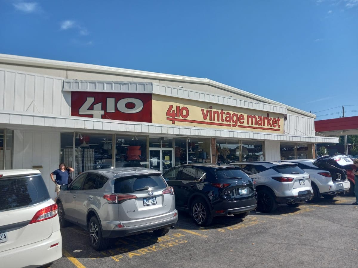 410 Vintage Market