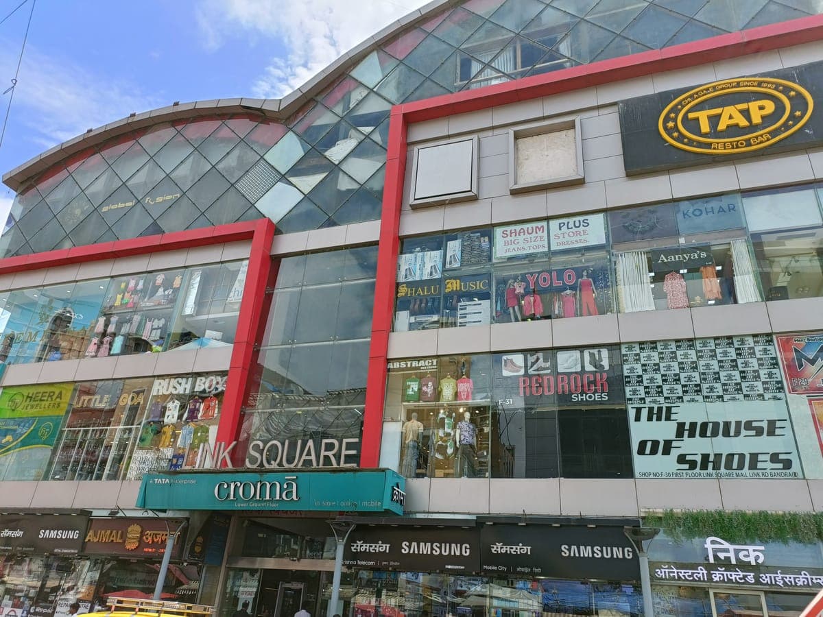 Linking Road (Street Shopping)