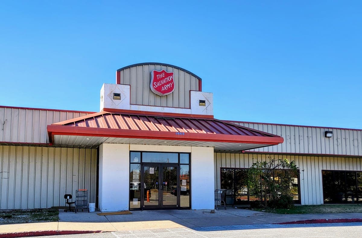 Salvation Army Family Store – Fayetteville (S West Ave)